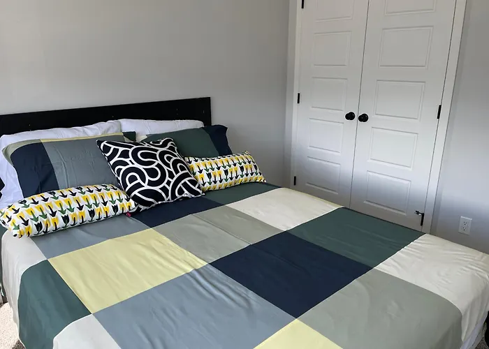 Beautiful And Cozy Room
