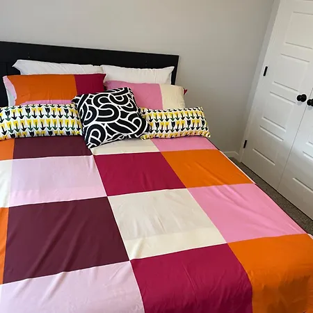 Beautiful And Cozy Room Calgary Exterior photo